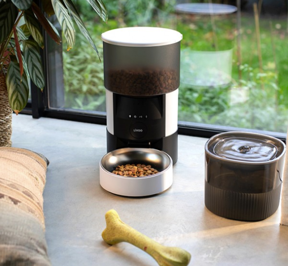 Distributeur automatique de nourriture sèche